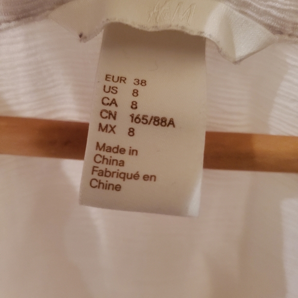 H&M - White Button Shirt - Picture 2 of 3
